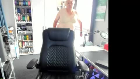 Snapshot of geiler_bock chatting on May 2026 07:59:02 AM Geiler Bock online show from May 2026 07:59:02 AM