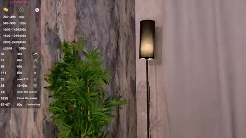 Lia online show from April 2026 06:25:01 PM
