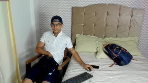 Snapshot of geminiano_hot chatting on December 2024 11:49:01 AM geminiano_hot online show from December 2024 11:49:01 AM