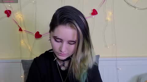 Ilona online show from November 2025 06:18:02 PM