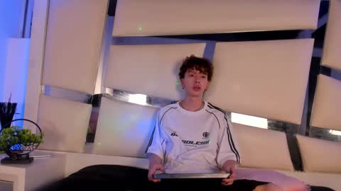 Genesis online show from November 2025 04:44:01 AM