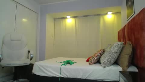 Snapshot of genesis_moretz chatting on March 2025 02:51:02 AM GENESIS online show from March 2025 02:51:02 AM