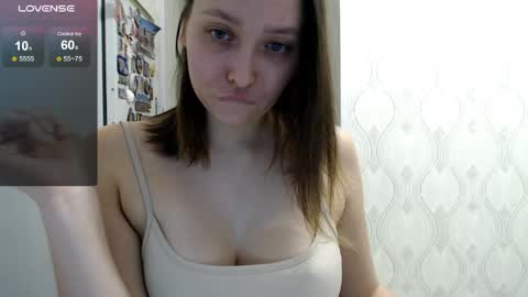 Snapshot of genev__ievee chatting on April 2026 05:44:02 PM genev__ievee online show from April 2026 05:44:02 PM