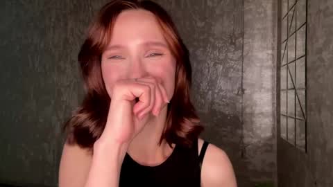 Riana online show from April 2026 01:37:02 PM