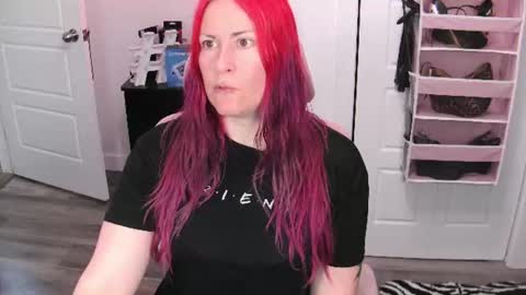 Snapshot of gennyrock chatting on June 2026 02:18:02 PM Genny Rock and online show from June 2026 02:18:02 PM