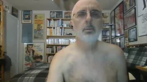Snapshot of gentcallr chatting on December 2024 09:55:01 PM Steve online show from December 2024 09:55:01 PM