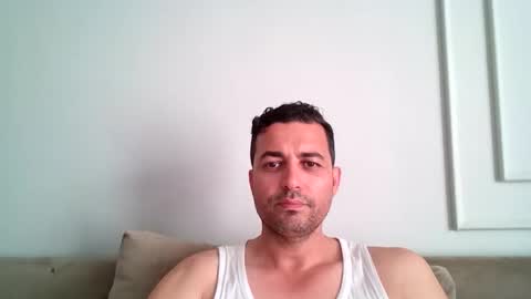 Snapshot of genteldevil chatting on May 2026 01:54:02 PM genteldevil online show from May 2026 01:54:02 PM