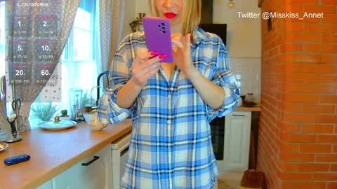 Anna online show from January 2025 11:04:02 AM