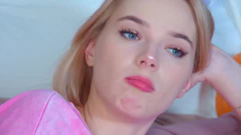 GentleRossi online show from December 2025 05:33:02 PM