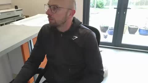 genuinecouple69 online show from April 2026 08:17:02 AM