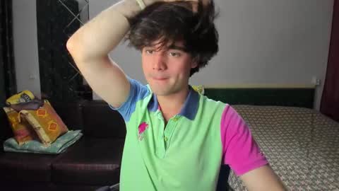 Snapshot of george_kluni chatting on October 2025 11:57:02 PM George online show from October 2025 11:57:02 PM