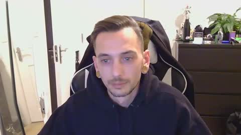 georgek0011 online show from November 2025 11:49:02 PM