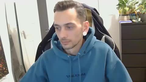 georgek0011 online show from December 2025 06:15:01 PM