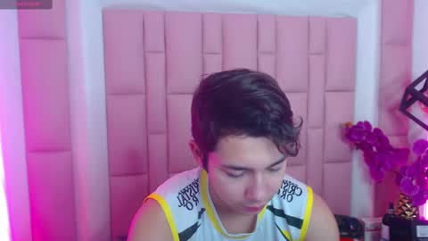 Snapshot of georgesmith_1 chatting on December 2024 10:01:02 AM GEORGE online show from December 2024 10:01:02 AM