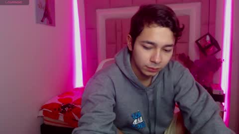 Snapshot of georgesmith_1 chatting on December 2024 03:15:02 AM GEORGE online show from December 2024 03:15:02 AM