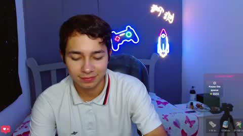 Snapshot of georgesmith_1 chatting on December 2024 03:37:01 AM GEORGE online show from December 2024 03:37:01 AM