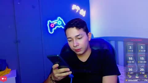 Snapshot of georgesmith_1 chatting on January 2025 01:00:01 AM GEORGE online show from January 2025 01:00:01 AM