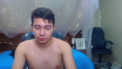 Snapshot of georgesmith_1 chatting on February 2025 01:02:01 AM GEORGE online show from February 2025 01:02:01 AM