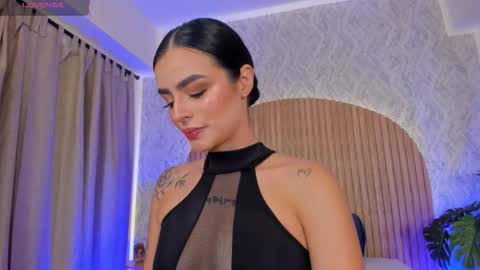 Kendal  online show from October 2025 01:43:02 PM