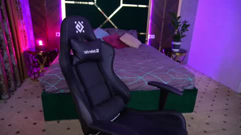 Ur Foxie online show from December 2024 01:54:02 PM