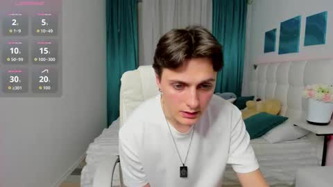 Alex online show from October 2025 06:37:01 PM