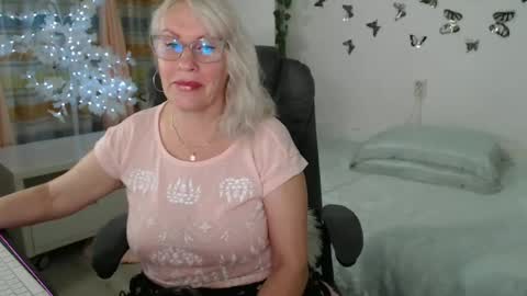 Snapshot of ghertrudequeen chatting on June 2026 04:17:01 AM Ghertrudequeen online show from June 2026 04:17:01 AM
