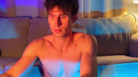 big boy ghost face online show from October 2025 01:14:01 AM