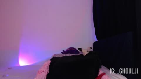 Annie   Im going to be offline from 29nov to 3dec online show from January 2025 04:32:01 AM