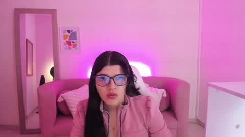 Gia online show from October 2025 11:32:02 AM
