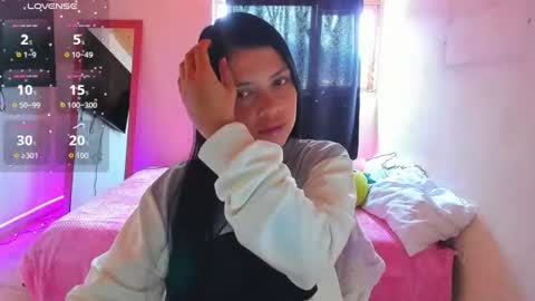 giaaaa   online show from July 2026 05:05:01 PM