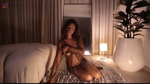 Snapshot of gia_curly chatting on May 2026 02:09:02 AM Leo online show from May 2026 02:09:02 AM