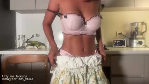 Snapshot of gia_curly chatting on July 2026 12:46:01 AM Leo online show from July 2026 12:46:01 AM