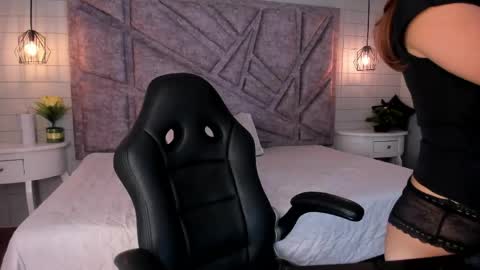Snapshot of gia_foxy chatting on May 2026 01:51:02 PM Gia online show from May 2026 01:51:02 PM