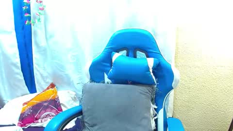 Gia  online show from November 2025 03:04:01 PM