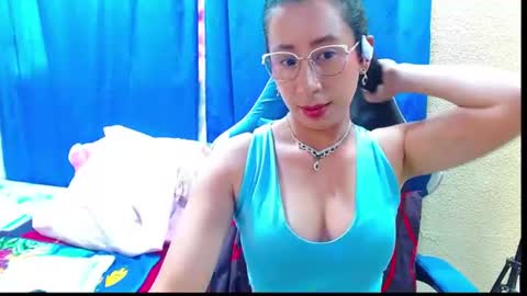 Snapshot of gia_leinn chatting on July 2026 04:20:01 PM Gia online show from July 2026 04:20:01 PM