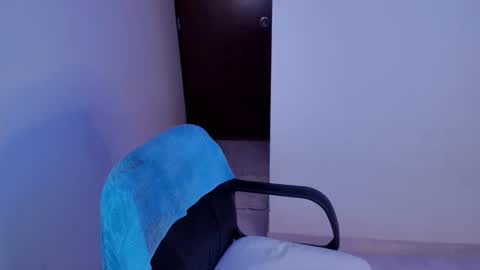 GIA WHITE Independet  online show from November 2025 07:18:01 AM