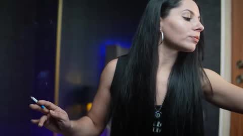  Gia  online show from November 2025 08:44:01 PM