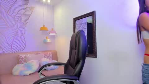 Gia  online show from March 2025 05:49:02 PM