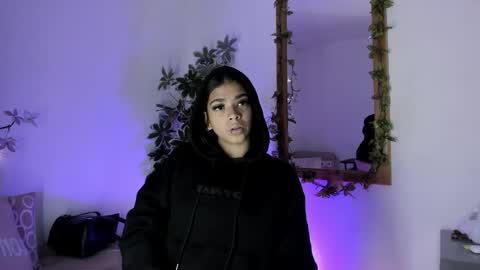 Gia  online show from September 2025 06:24:02 PM