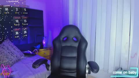 Gia  online show from October 2025 04:47:01 PM