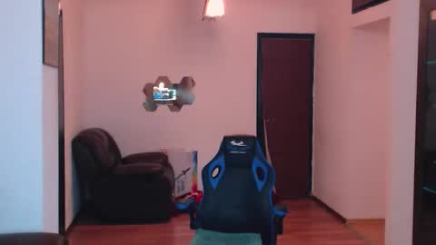 Gianni online show from December 2025 12:23:02 PM