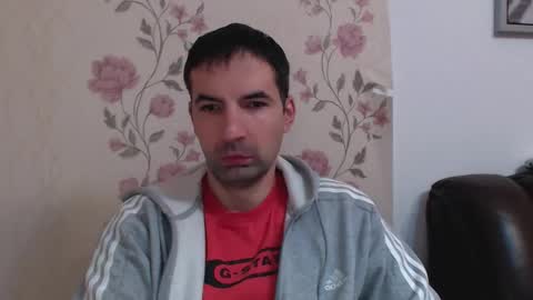 Gianni online show from December 2025 12:02:02 PM