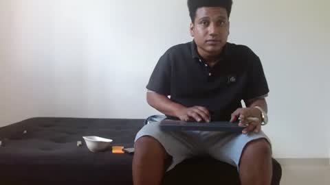 Snapshot of giant_feet chatting on June 2026 08:23:01 PM BOSS online show from June 2026 08:23:01 PM