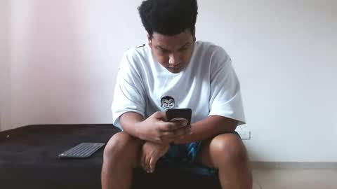 Snapshot of giant_feet chatting on June 2026 12:42:01 PM BOSS online show from June 2026 12:42:01 PM