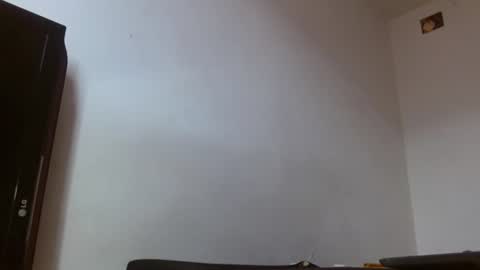 Snapshot of giant_feet chatting on July 2026 12:40:01 PM BOSS online show from July 2026 12:40:01 PM