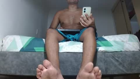 Snapshot of giant_feet chatting on July 2026 02:04:02 AM BOSS online show from July 2026 02:04:02 AM
