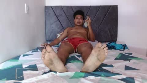 Snapshot of giant_feet chatting on July 2026 03:03:01 PM BOSS online show from July 2026 03:03:01 PM