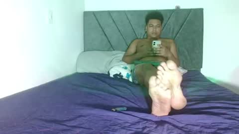 Snapshot of giant_feet chatting on August 2026 01:26:01 AM BOSS online show from August 2026 01:26:01 AM