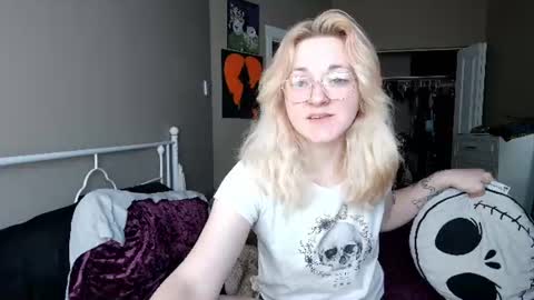 Snapshot of gigglemethis22 chatting on June 2026 02:32:02 AM Giggles online show from June 2026 02:32:02 AM
