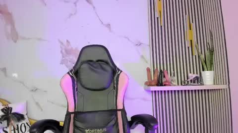 Snapshot of gigi_cutte_ chatting on May 2026 12:10:01 PM Gigi online show from May 2026 12:10:01 PM